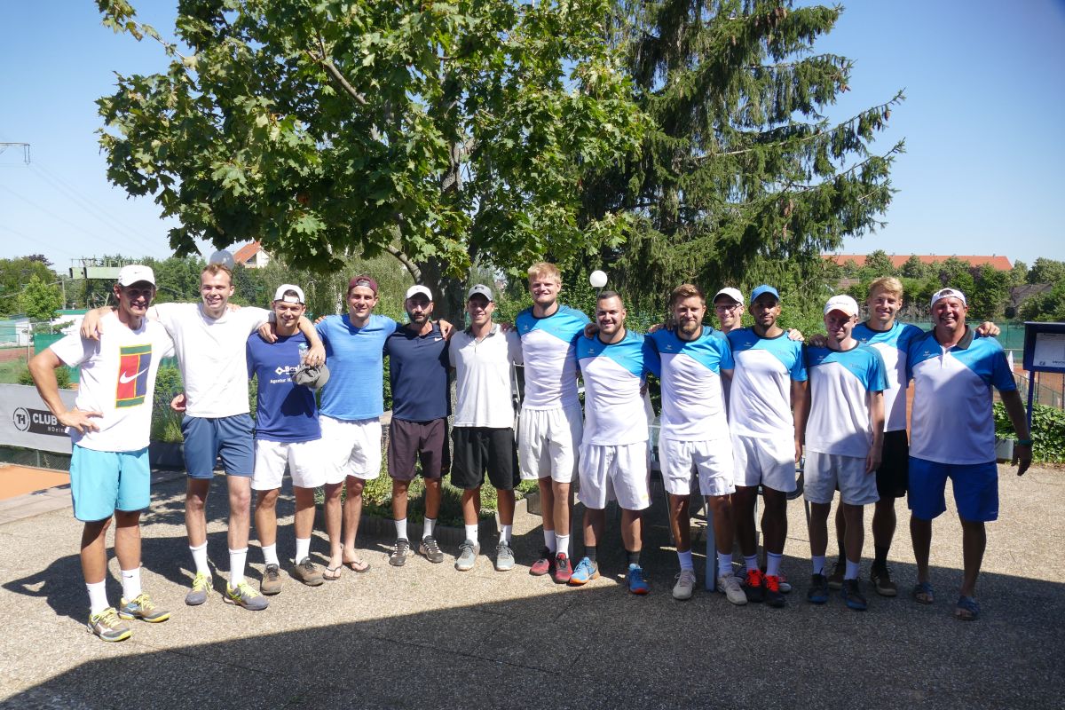 Tennis-Oberliga: Damen- und Herrenmannschaft siegten bei brütender Hitze