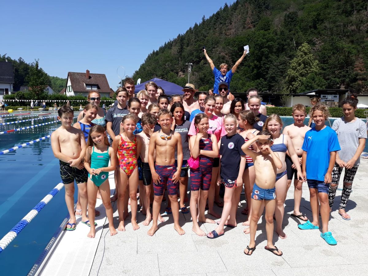 SK Neptun stark in Weinheim - 16 Schwimmer qualifiziert für für badische Meisterschaft