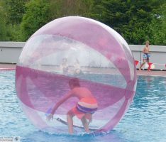 Schwimmklub Neptun: Zum 100. Geburtstag ein ganzes Freibad als Geschenk