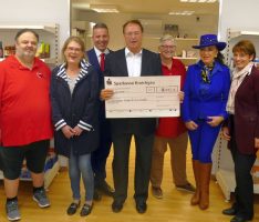 Lions Club spendet 2.000,- € für die Leimener Tafel und Sandhäuser AWO Lädle