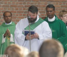 Kath. Seelsorgeeinheit:  „Getauft und gesandt“ – Gemeinschaft international und vor Ort