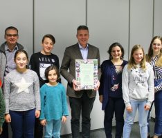 Kinder und Jugendliche der Bahá’i-Gemeinde zu Gast im Campus