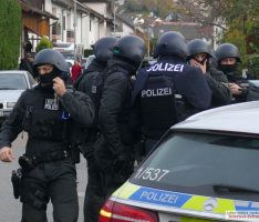 Das ging tüchtig in die Hose: Angebliches „Schulprojekt“ löst Polizei-Großeinsatz aus