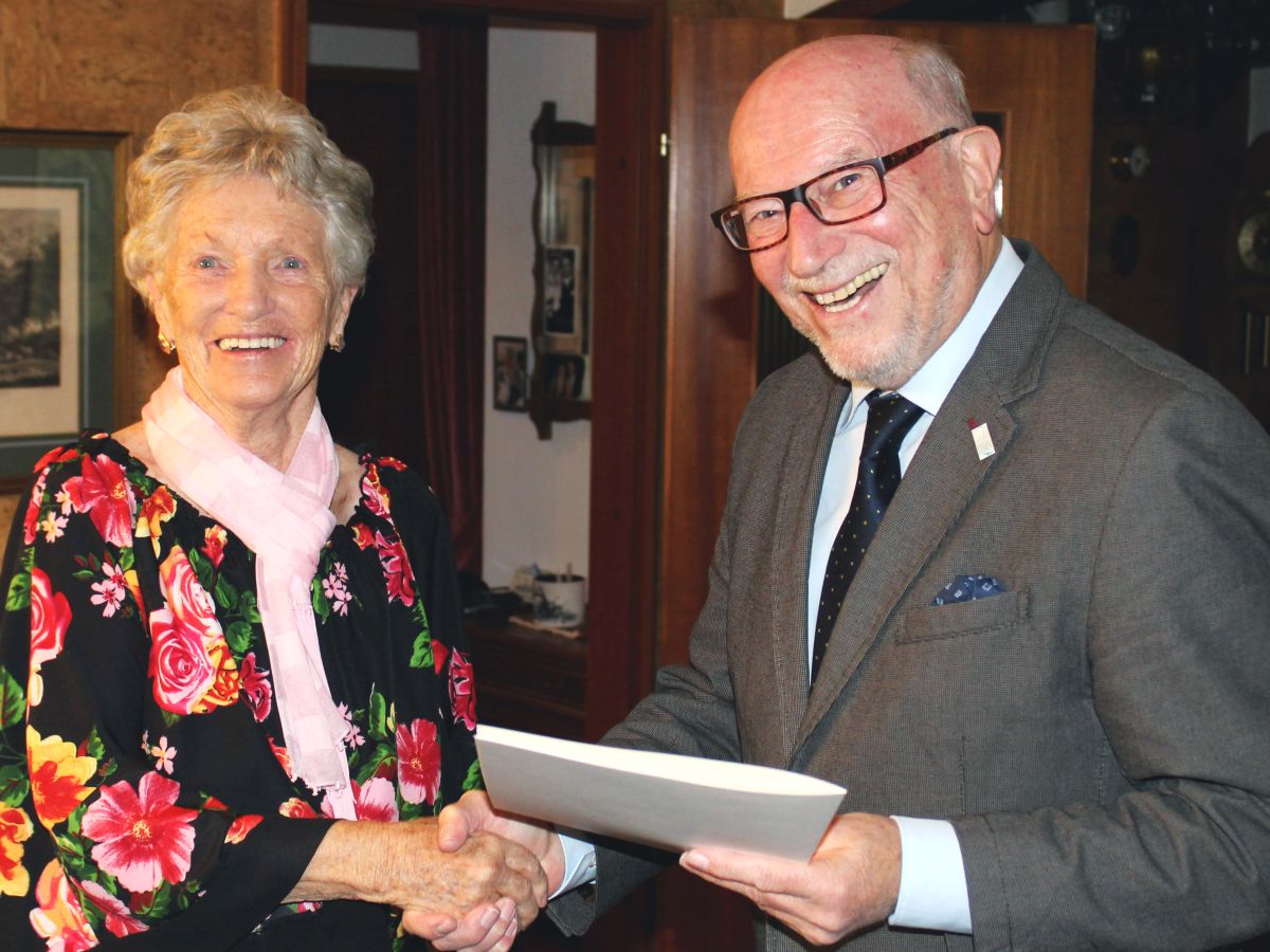 Wera Fetzer zum 90. Geburtstag - Stadtrat Richard Bader gratuliert