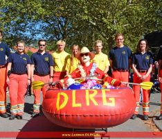 DLRG-Jugend beim Leimener Kerweumzug
