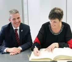 Neue Regierungspräsidentin Sylvia Felder besucht Leimen