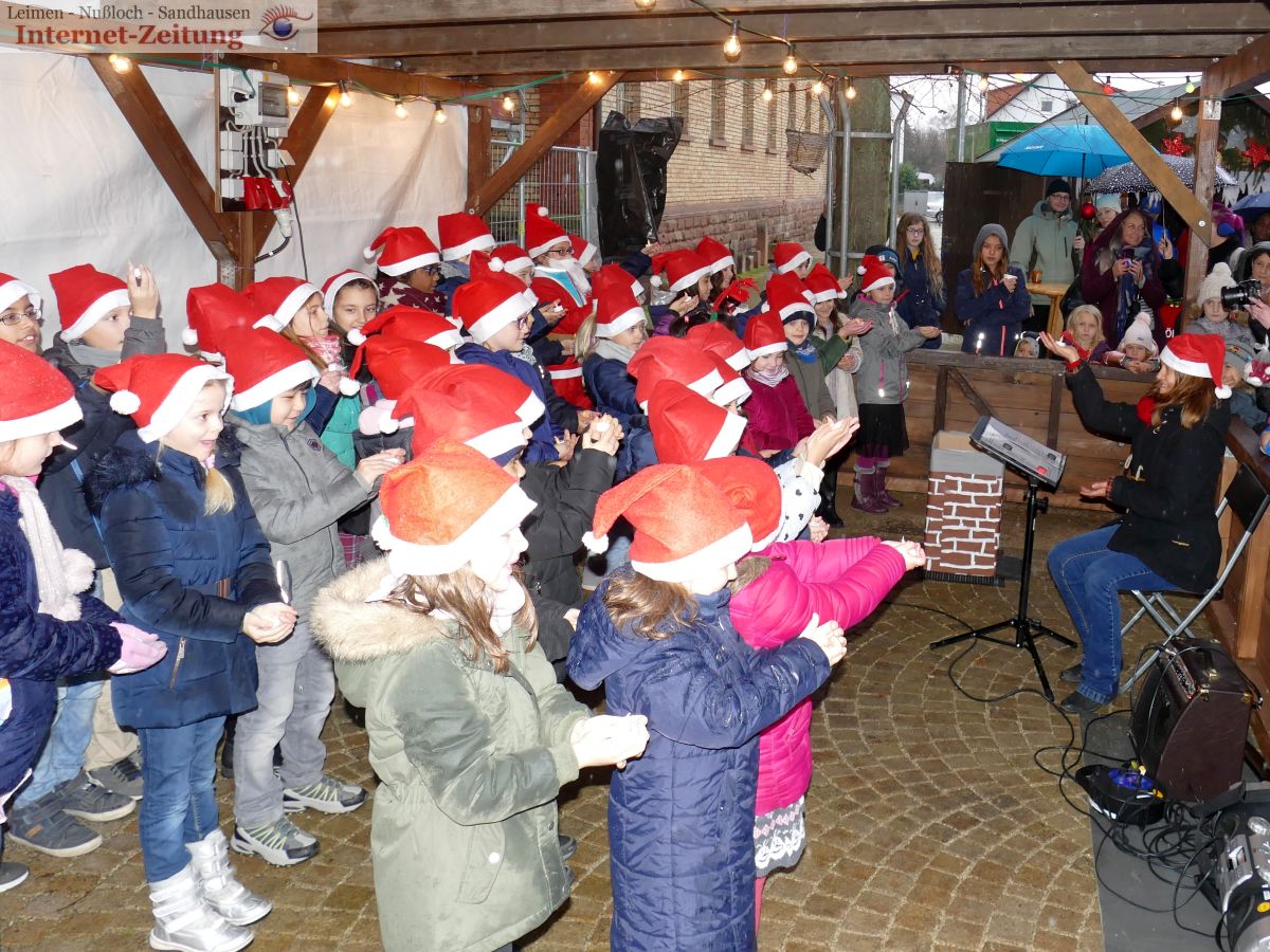 Weihnachtsmarkt in St.Ilgen: </br>Gute Stimmung bei schlechtem Wetter