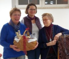 MGV-Gratulation an Veronika Sauerzapf zum 90. Geburtstag