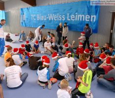 Kinderweihnacht beim Tennis Club Blau-Weiß Leimen mit Grabbelsack-Geschenken