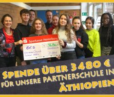 9. Klassen des Fr.-Ebert-Gymnasiums spenden 3.500,- € für German Church School