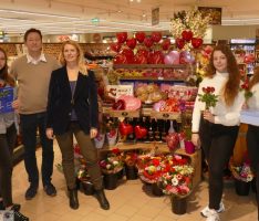 Valentinstagsaktion bei EDEKA Walter erbringt 900 € für Bildungsfahrt