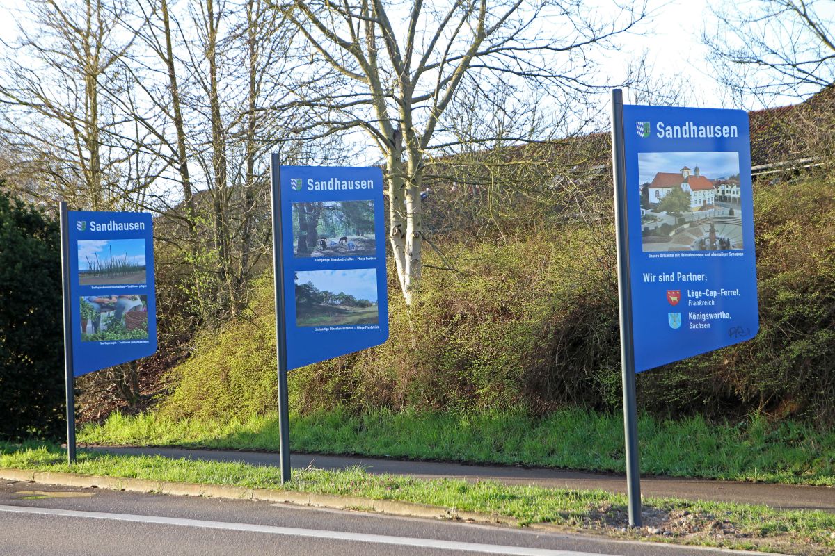 Sandhausen: Sechs neue Ortseingangsschilder bereiten einen herzlichen Empfang