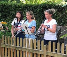 Schöne Muttertags-Überraschungen – Blumen in Dilje, Musik in Leimen