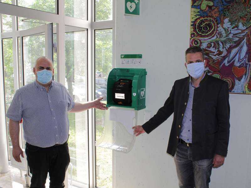 Defibrillator im Kommunalen Beratungszentrum im Mörikeweg St.Ilgen installiert