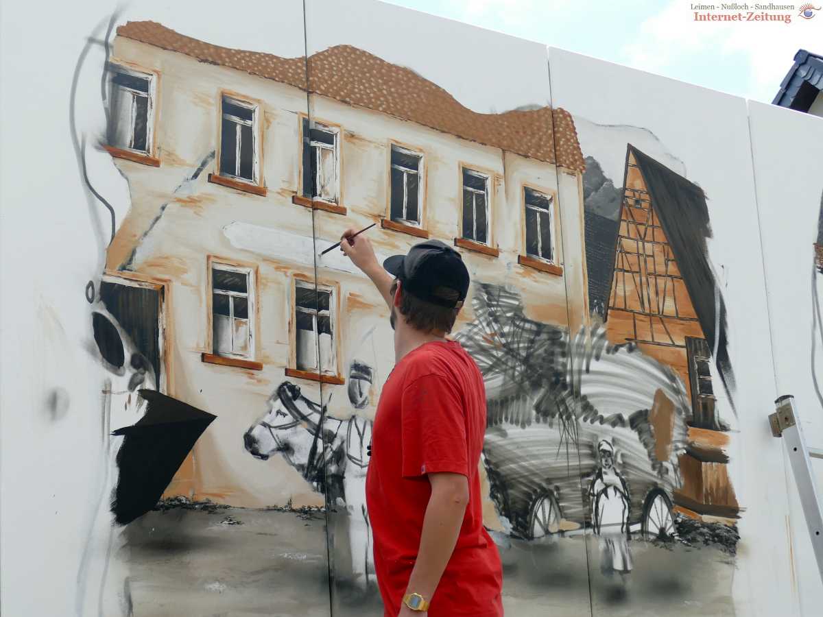 Ochsenbach wird (noch) schöner: Historische Ortsszene als Wandmalerei