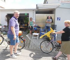 Leimens erster Hofflohmarkt – </br>Viele Anbieter, gut besucht – positives Fazit