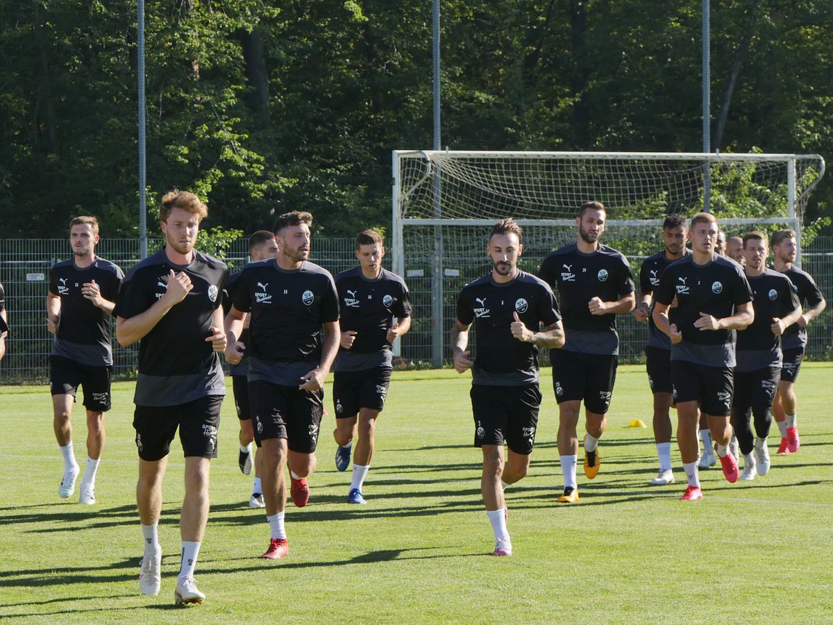 SV Sandhausen: Fussballer stehen wieder auf dem Trainingsplatz