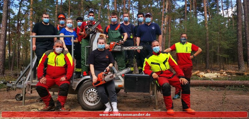 Erfolgreiche Ausbildung an der Motorsäge bei der freiwilligen Feuerwehr Leimen