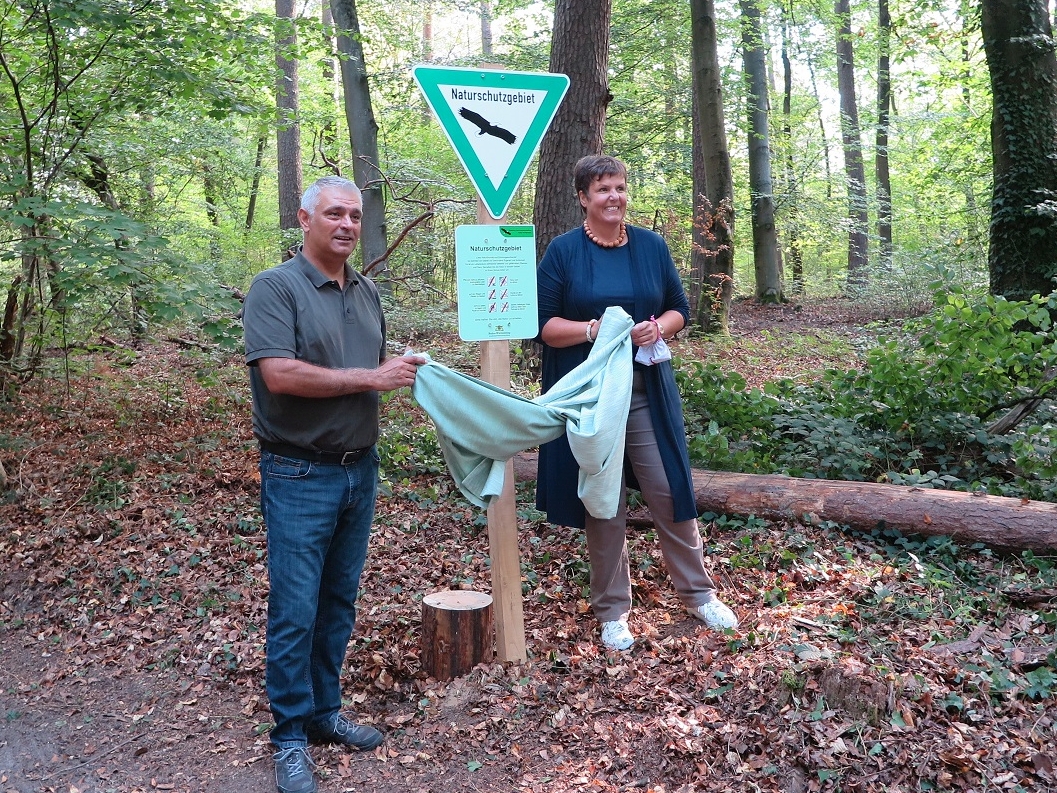 Neues Entwicklungs-Naturschutzgebiet „Brühlwegdüne“ in Sandhausen errichtet