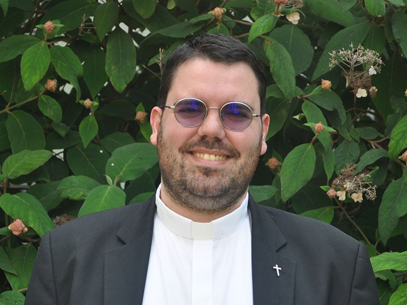 "Gott als Wegbegleiter" - Erzbischof Burger weiht Francesco Durante zum Priester 