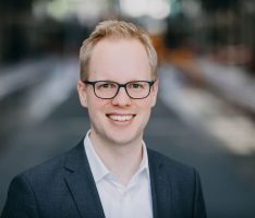 „Selbständigkeit und Spaß am Lernen“ – MdB Brandenburg gratuliert Martin Kohler