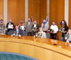 Lions Club Leimen stellte Adventskalender im Sandhäuser Rathaus vor