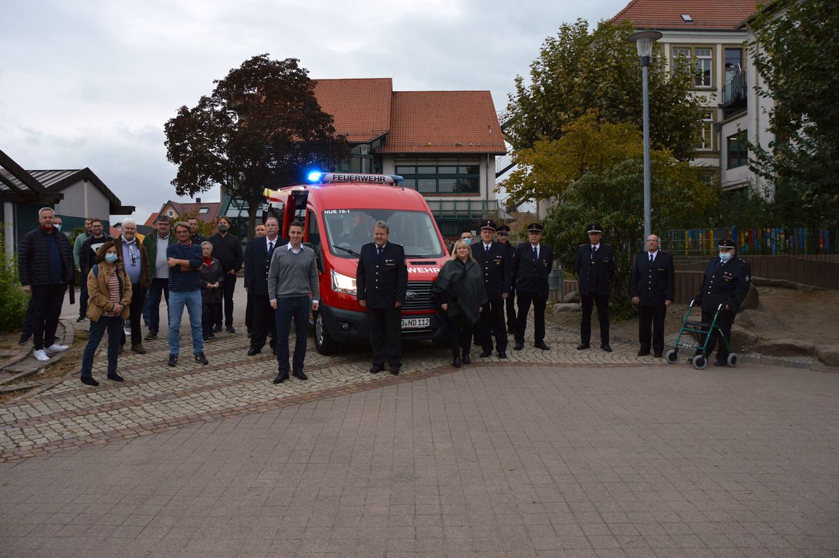 Neuer Mannschafts-Transport-Wagen für die freiwillige Feuerwehr Nußloch