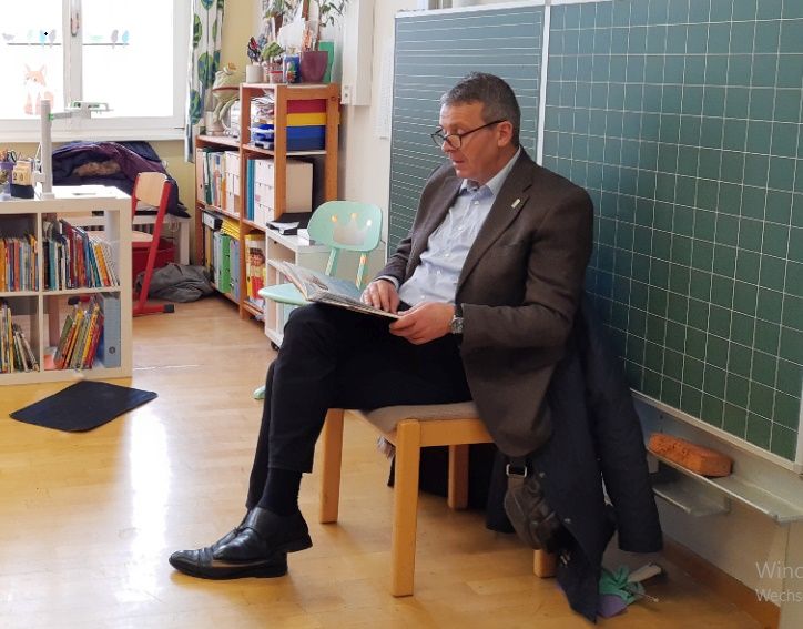 Bundesweiter Vorlesetag: In der Turmschule las auch OB Reinwald den Kindern vor