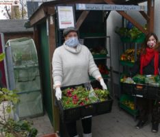 Lebensmittel retten: Food-Sharing Gruppe richtet Fairteiler-Station in Sandhausen ein