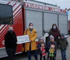 Adventskränze der Feuerwehr-Bastelfrauen bringen Freude