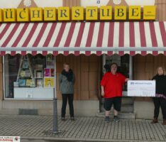 Sandhäuser Bücherstube spendet 500 € aus Nikolaus-Aktion an die AWO