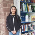Jugend-Gemeinderätinnen kümmern sich um Bücherregal im Leimener Freibad