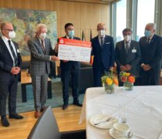 Sammlung währrend Live-Sendung: Aramäer spenden 26.000 € für Hochwasser-Opfer