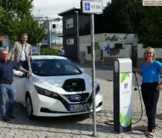 Leimens erstes Elektro-KFZ steht in Dilje – Praktisch: Ladesäule direkt vor der Tür