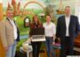 Laptop-Spende: Sparkasse Immobilien Kraichgau unterstützt Musikschule Leimen