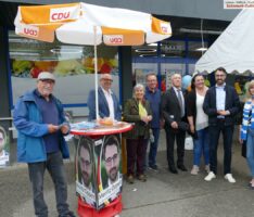 Wahlkampf dreht auf die finalen Runden – Stände auf Wochenmärkten beliebt