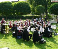 Platzkonzert der Stadt- und Feuerwehrkapelle am Kerwesonntag im Menzerpark