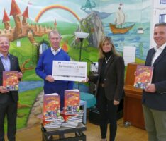 Lions Club spendet der Musikschule 1000 € für Notenbücher und Gitarrenreparaturen