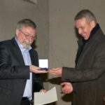 Oberbürgermeister Reinwald verleiht Berno Müller die Stadtmedaille in Gold
