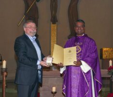 Berno Müller mit Münstermedaille des Erzbistums Freiburg ausgezeichnet