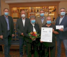 Gasthaus-Krone Wiedereröffnung: OB Hans Reinwald und Leimen-aktiv gratulierten