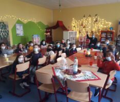 OB-Besuch ist das schönste Weihnachtsgeschenk für die Kinder im Hort