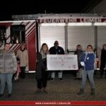 Spendenübergabe durch die Bastelfrauen der Leimener Feuerwehr