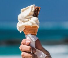 Leimener Schulanfänger zu Besuch bei „Dolce Fredo“: So wird Speiseeis gemacht