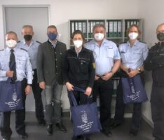 Oberbürgermeister Hans Reinwald besucht Polizeiposten