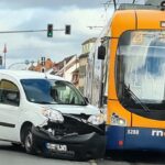 Unfall PKW gegen Straßenbahn vor dem Leimener Brauhaus