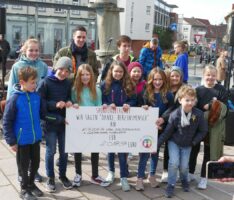 Maskenfrei und glücklich – Nußlocher Lindenplatzkonzert mit Spenden für Ukraine