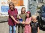 Kalle (5), Lina (7) und Mia (9) bastelten für Ukrainehilfe: 199,- € Spende für Tafel