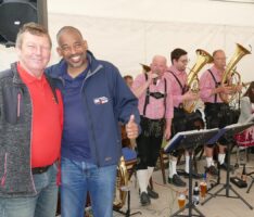 Zünftiger Blasmusik-Frühschoppen im Gauangellocher Eulenberghof