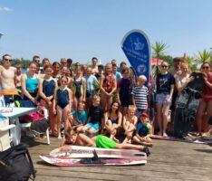 Neptin-Jugend beim Wasserski auf dem Rheinauer See „obendrauf“ statt mittendrin“